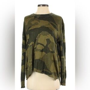 Olivaceous pullover sweater, very lightweight! Zipper on sides